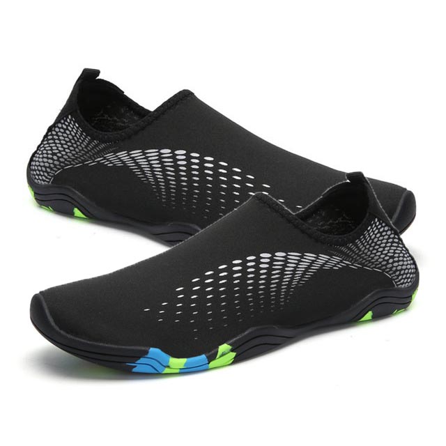 Sepatu Sneaker Pantai Olahraga Air 1818 42 Black Sepatu Sneaker Pantai Olahraga Air 1818 42 Black