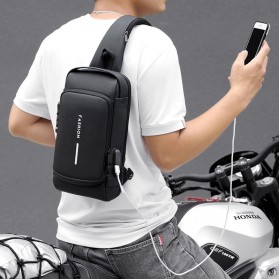 ROWE Tas Selempang Fashion Sling Bag Pria with USB Charger Slot - 6003 - Black