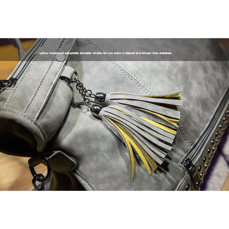 Tas Selempang Wanita Rivet Style Gray JakartaNotebook com Tas Selempang Wanita Rivet Style Gray JakartaNotebook com