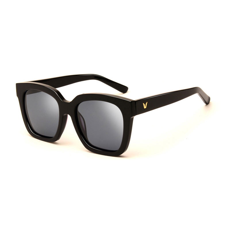  Kacamata  Pria Korean V Style Polarized Sunglasses  Black 