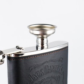 One Two Cups Botol Bir Hip Flask Stainless Steel Leather 7 Oz with Shot Glass - Black - 5