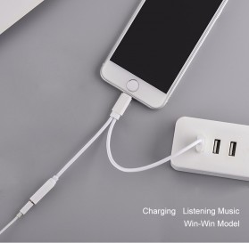 Adapter Lightning ke 3.5mm Headphone + USB Male for iPhone 7/8/X - Black - 4