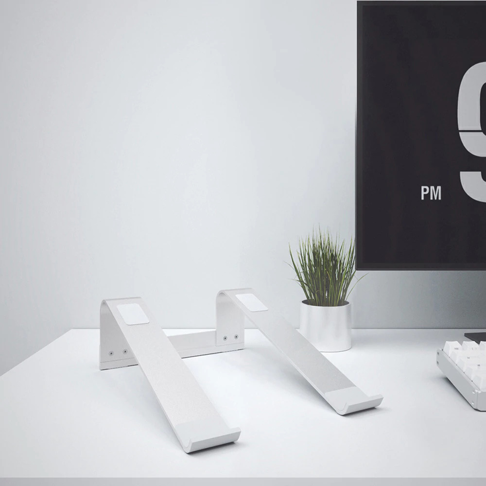 Gambar produk iQunix L-Stand Laptop Holder Aluminium 15 Inch