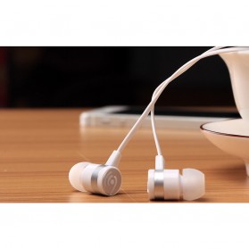 Beevo Earphones Clear Bass Sports with Microphone - EM330 / EM130 - Black - 6