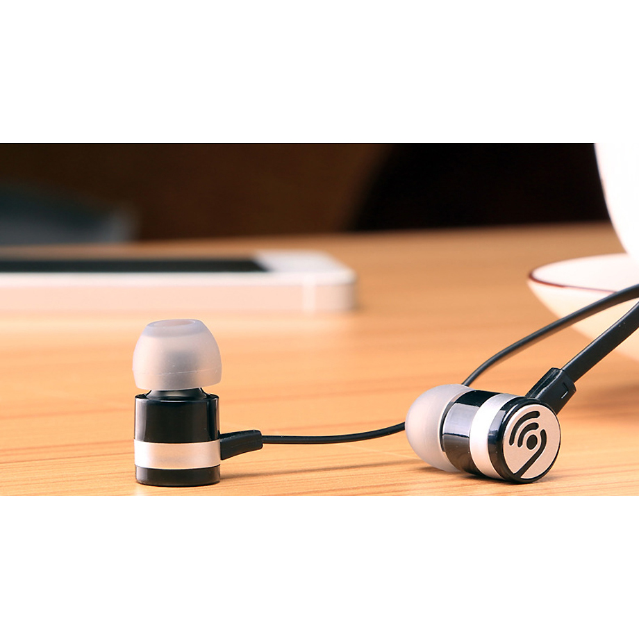 Beevo Earphones Clear Bass Sports with Microphone - EM330 / EM130 Gambar produk Beevo Earphones Clear Bass Sports with Microphone - EM330 / EM130