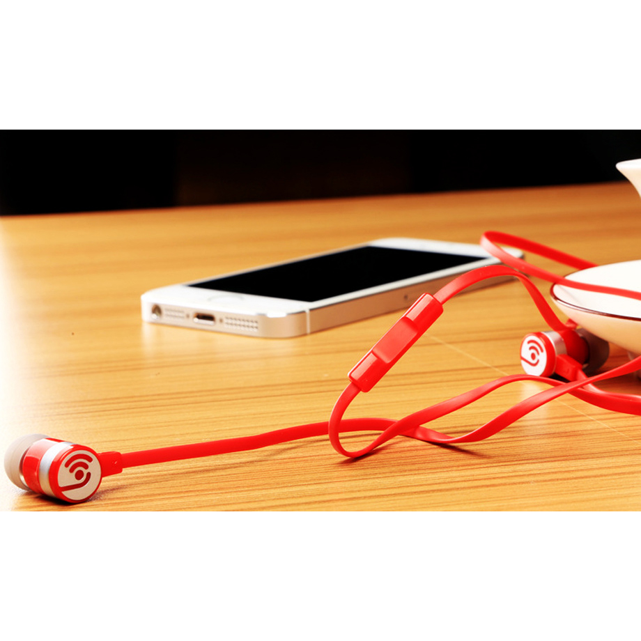 Beevo Earphones Clear Bass Sports with Microphone - EM330 / EM130 Gambar produk Beevo Earphones Clear Bass Sports with Microphone - EM330 / EM130