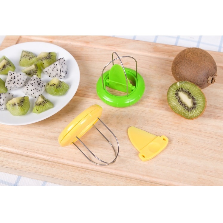 Funny Kitchen Kiwi Special Splitter Pemotong Kiwi Funny Kitchen Kiwi Special Splitter Pemotong Kiwi