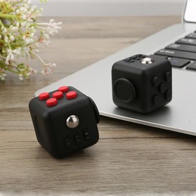 Mainan Pelepas Stress Fidget Cube - Black/Red - 2