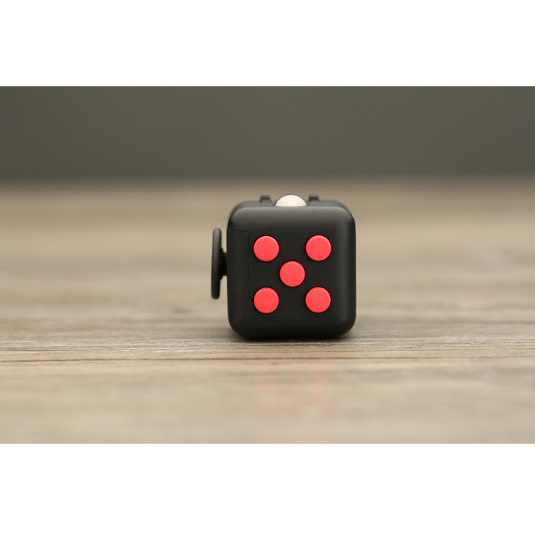 Mainan Pelepas Stress Fidget Cube - Black/Red Mainan Pelepas Stress Fidget Cube - Black/Red