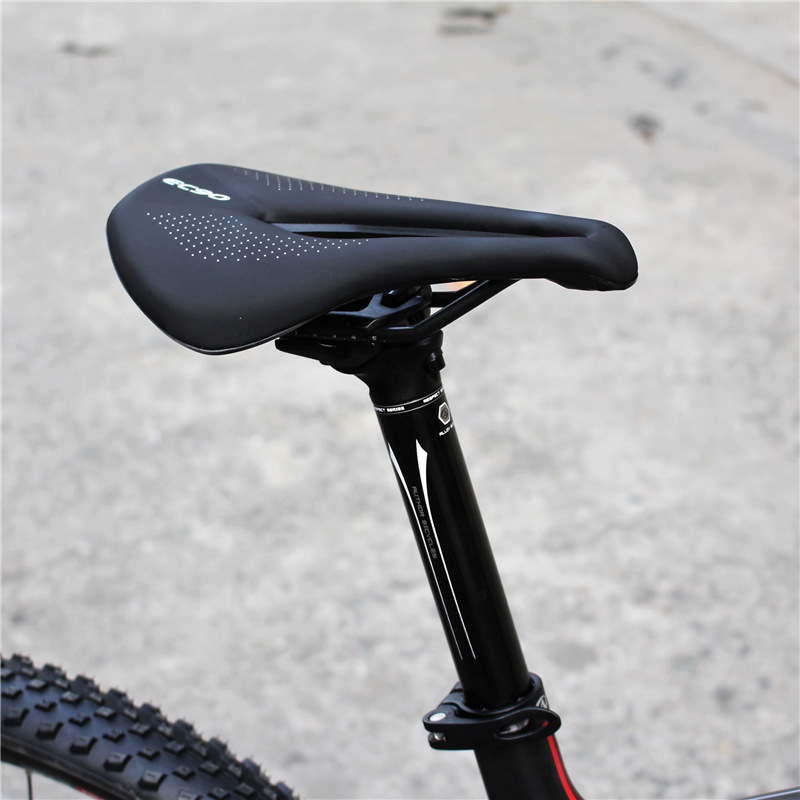Gambar produk Balugoe Jok Sadel Sepeda Bike Saddle Leather Carbon Fiber Breathable Ultralight - EC90