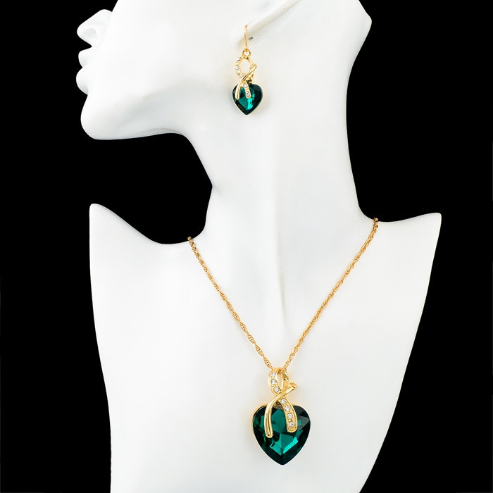 set kalung dan anting austrian pendants green jakartanotebook set kalung dan anting austrian pendants green jakartanotebook