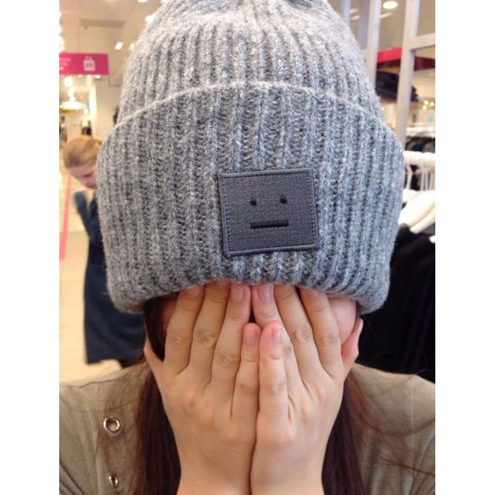 URGENTMAN Topi Kupluk Wol Smiley Face 