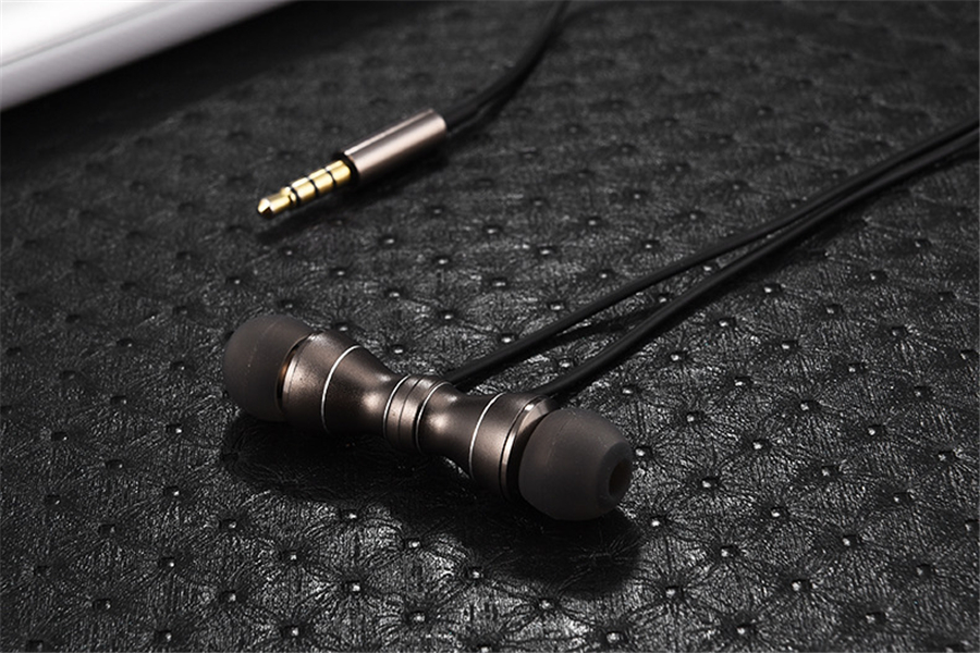 Metal Earphone Stereo Magnetic dengan Microphone - T07 