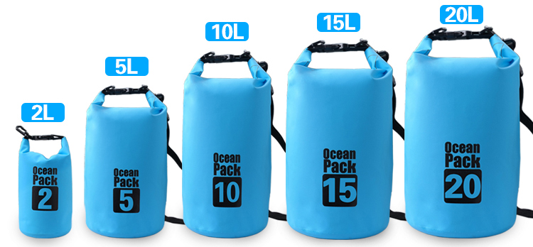 Isi dry bag dapat menampung barang hingga 10 liter. Sangat luas untuk menaruh barang-barang traveling atau camping Anda.