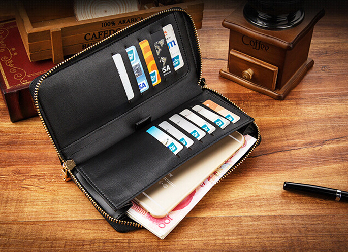 Tas dompet yang menggunakan kunci model zipper atau resleting yang mudah digunakan, sehingga tidak mudah rusak dan dapat dibuka lebih cepat.