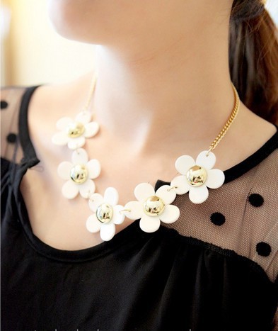 korean plastic flower necklace kalung wanita korean plastic flower necklace kalung wanita
