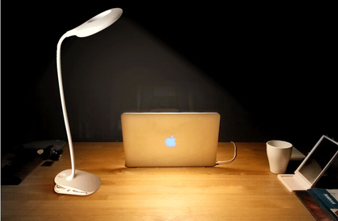 Lampu Meja Belajar Portable Hemat Energi Reachargeable USB 