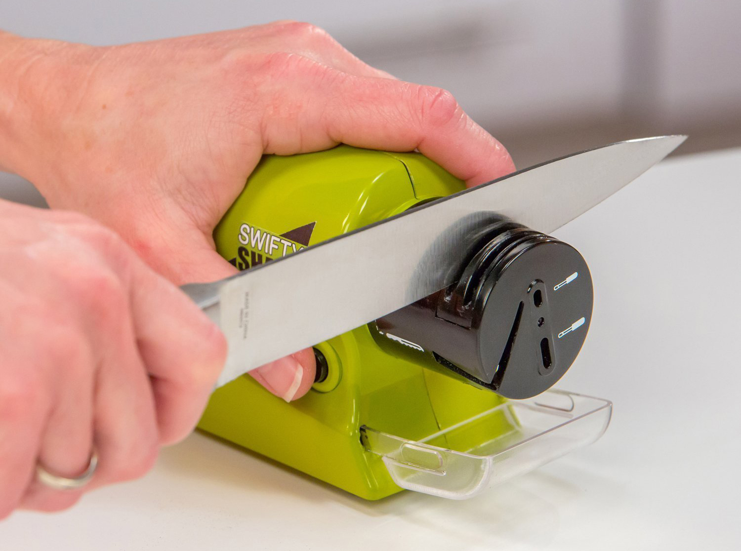 swifty sharp electric sharpener pengasah pisau elektrik green jakartanotebook swifty sharp electric sharpener pengasah pisau elektrik green jakartanotebook